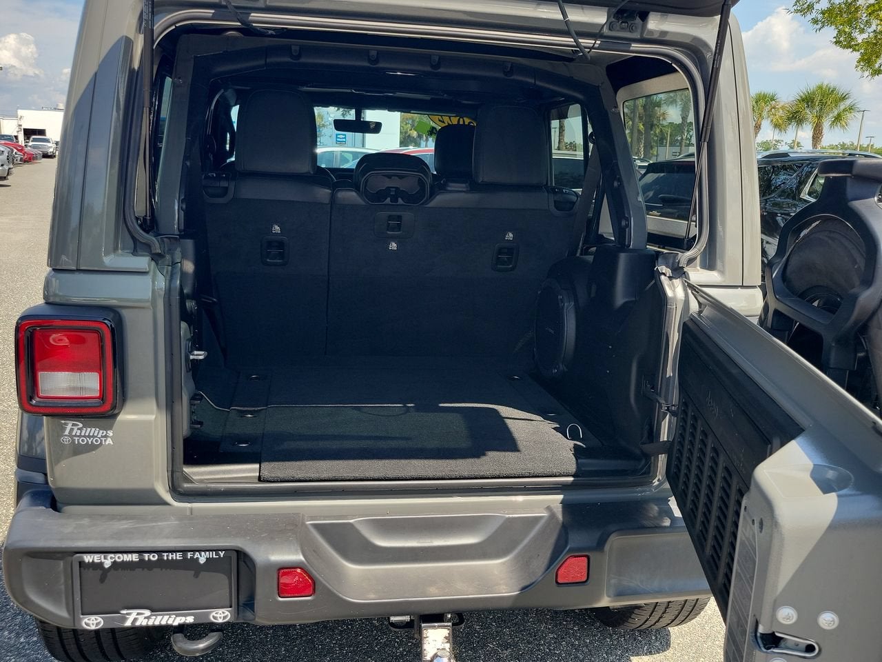 2022 Jeep Wrangler Unlimited Sahara Altitude