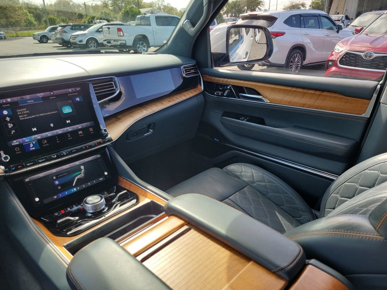 2022 Jeep Grand Wagoneer Series III