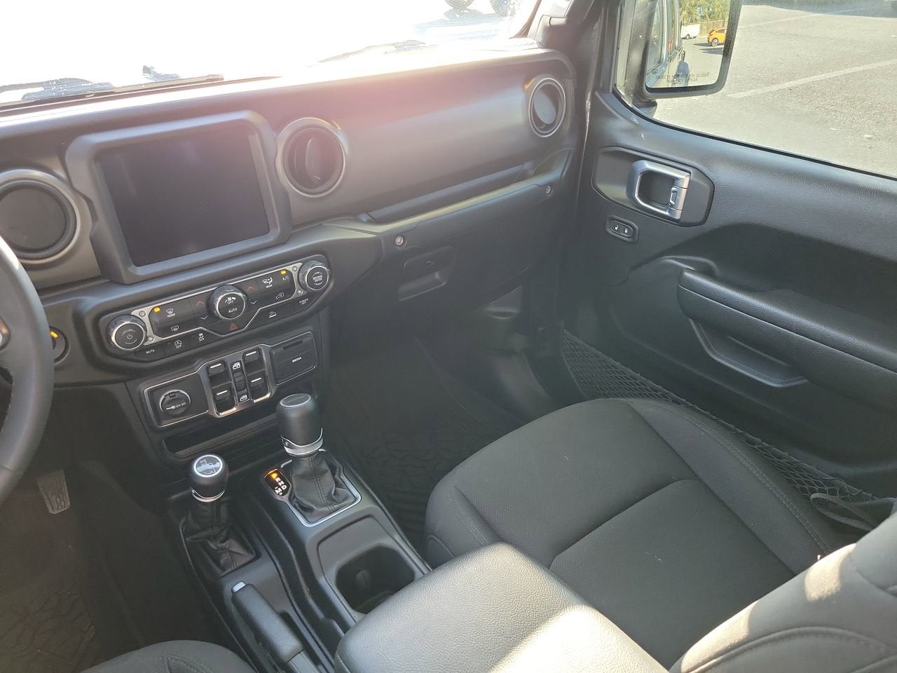 2023 Jeep Gladiator Sport photo 3