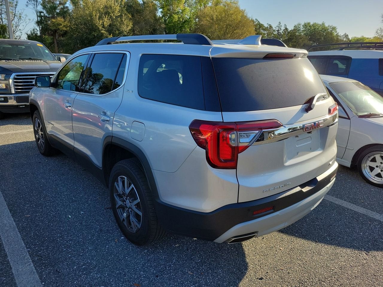 2020 GMC Acadia SLE
