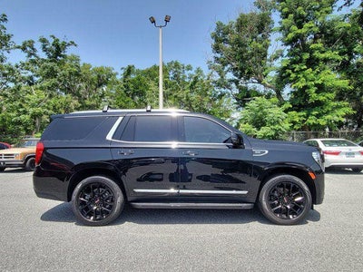 2023 GMC Yukon SLT
