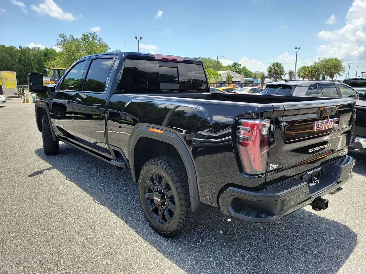 2025 GMC Sierra 2500HD AT4