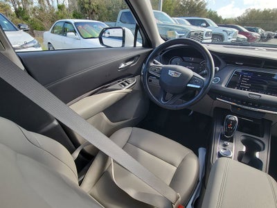 2022 Cadillac XT4 Luxury