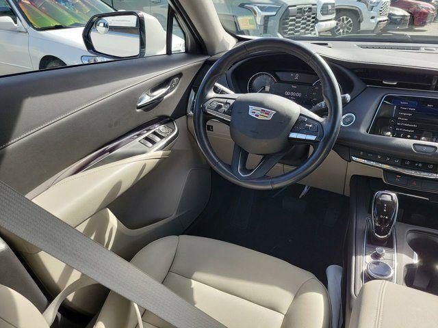 2022 Cadillac XT4 Luxury