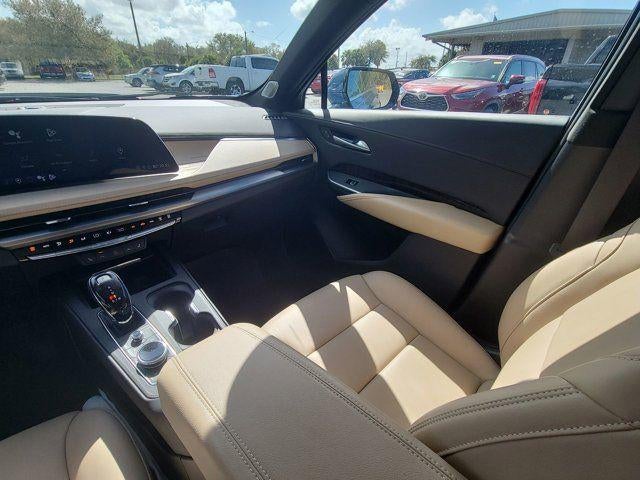 2024 Cadillac XT4 Premium Luxury