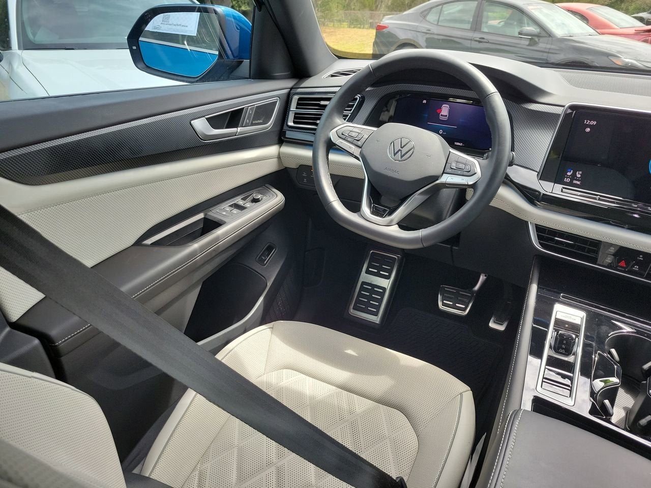 2025 Volkswagen Atlas Cross Sport 2.0T SEL Premium R-Line