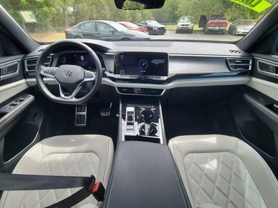 2025 Volkswagen Atlas Cross Sport 2.0T SEL Premium R-Line