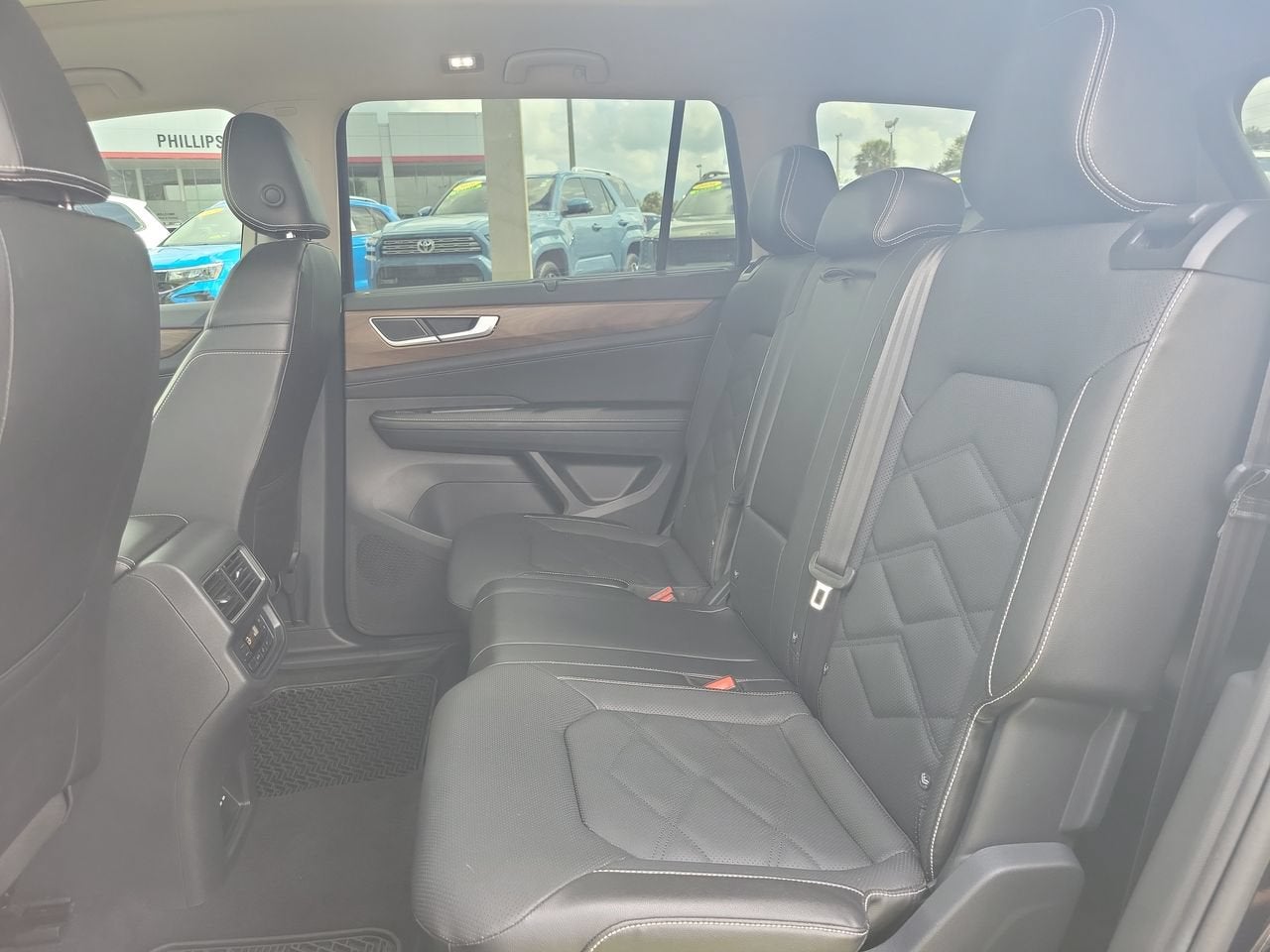 2024 Volkswagen Atlas 2.0T SE w/Technology