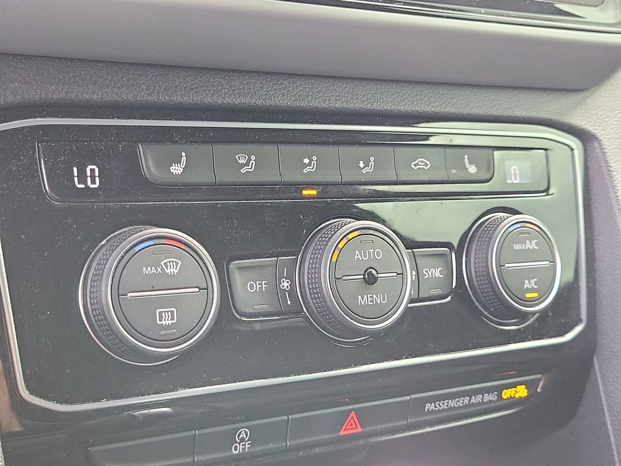 2023 Volkswagen Atlas Cross Sport 2.0T SE w/Technology