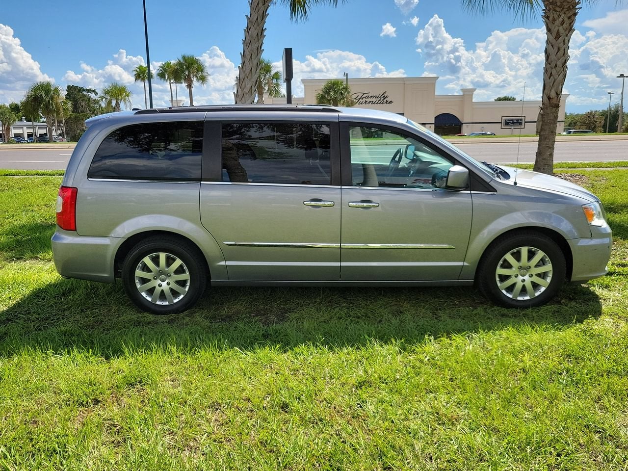 2016 Chrysler Town & Country Touring