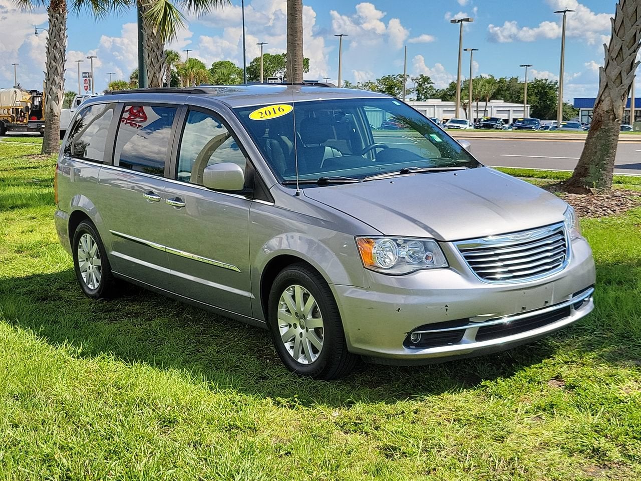 2016 Chrysler Town & Country Touring