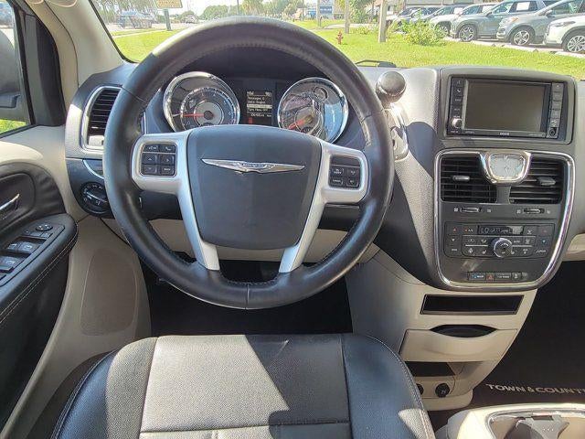 2016 Chrysler Town & Country Touring