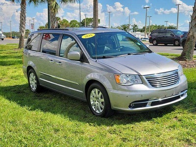 2016 Chrysler Town & Country Touring