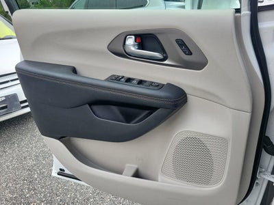 2020 Chrysler Pacifica Touring L Plus