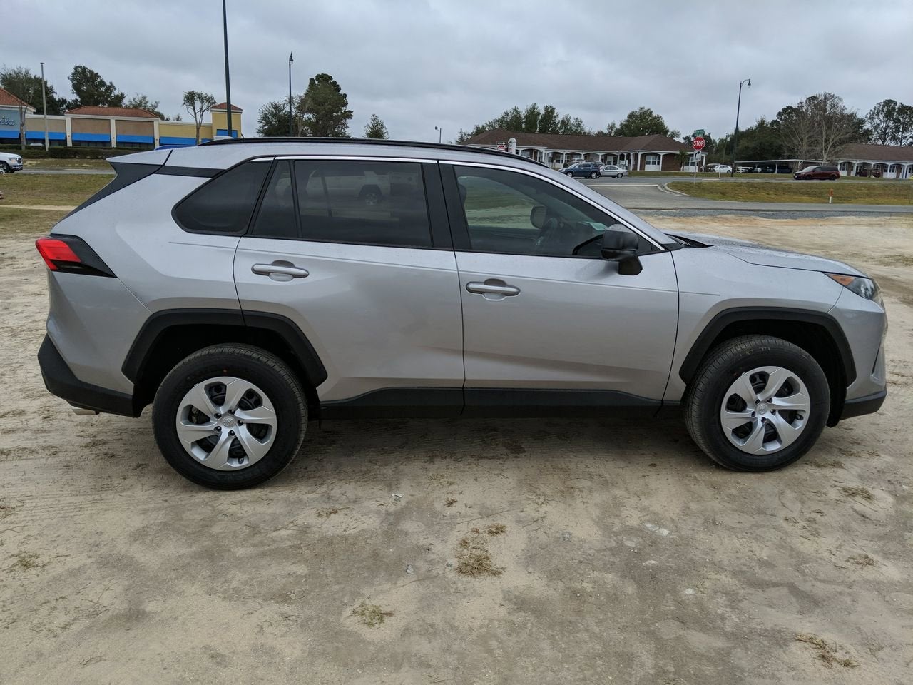 2020 Toyota RAV4 LE