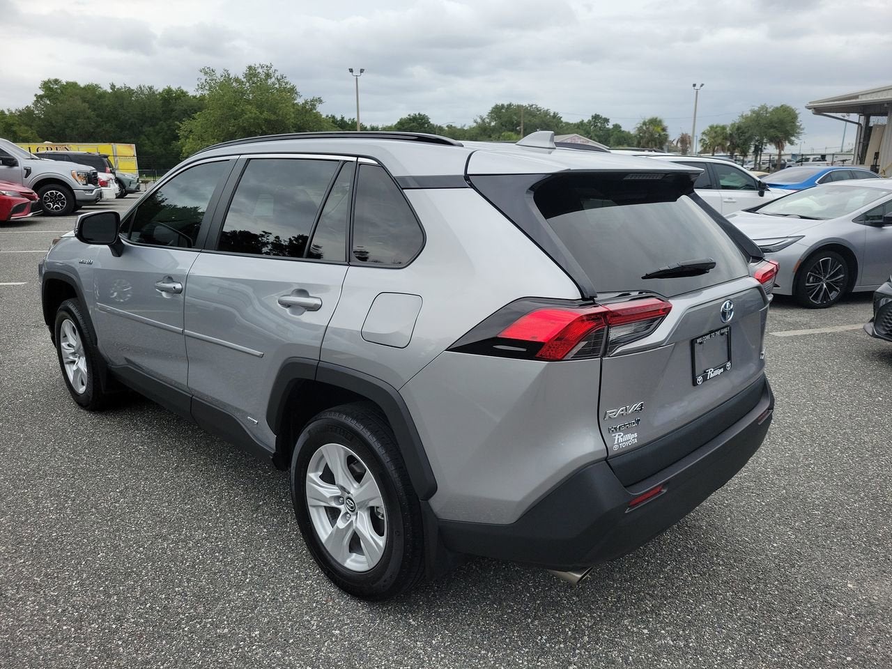 2020 Toyota RAV4 Hybrid XLE