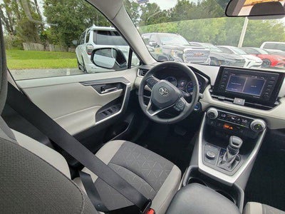 2020 Toyota RAV4 Hybrid XLE