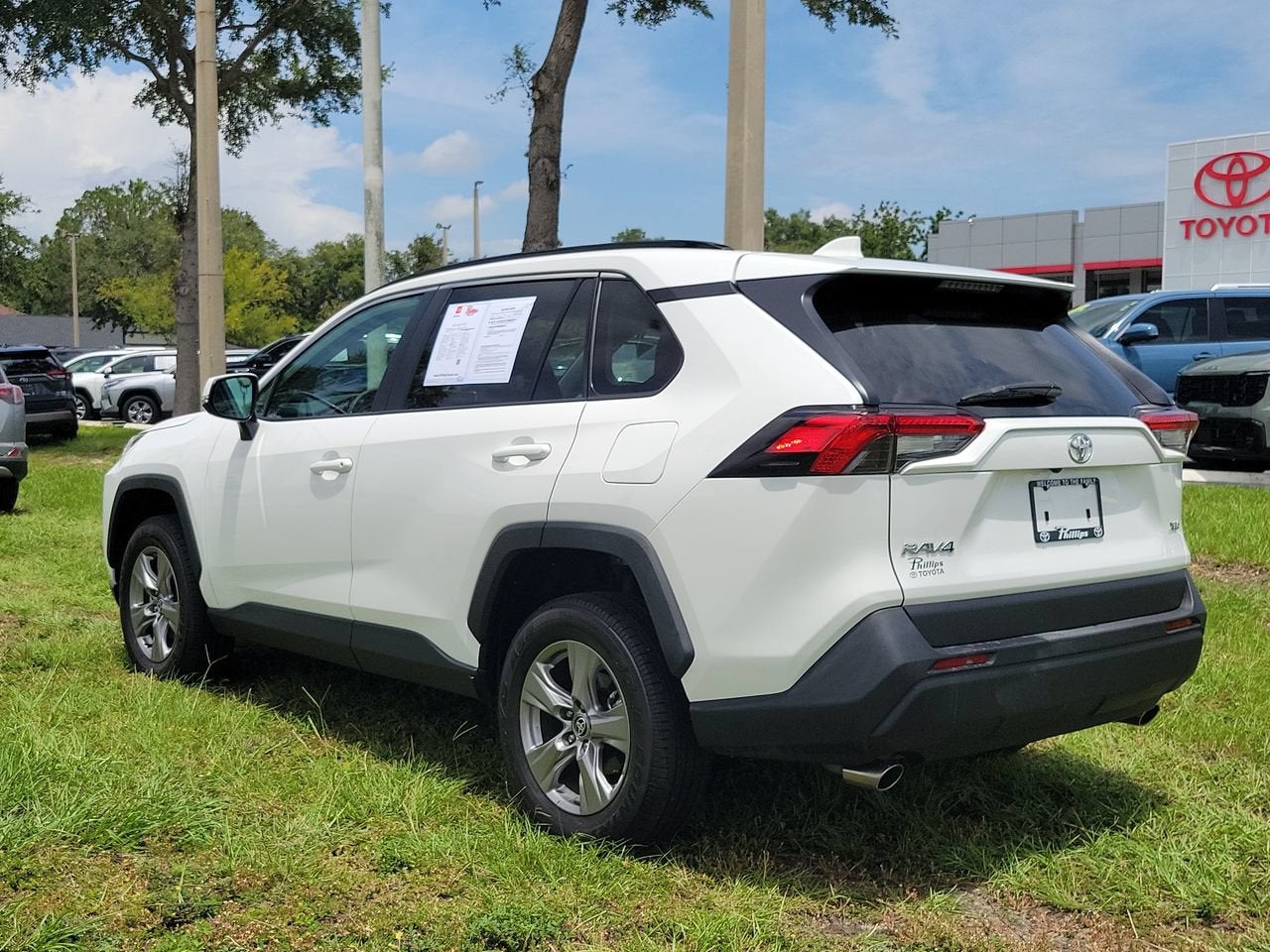 2023 Toyota RAV4 XLE