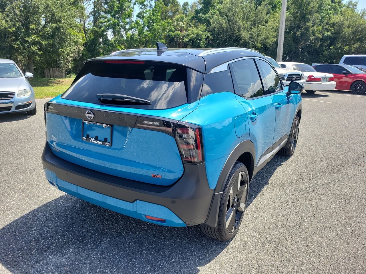 2025 Nissan Kicks SR