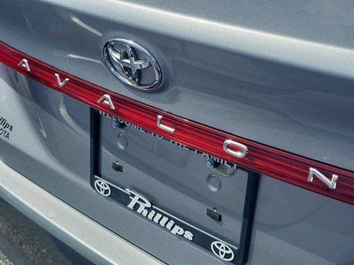 2020 Toyota Avalon XLE