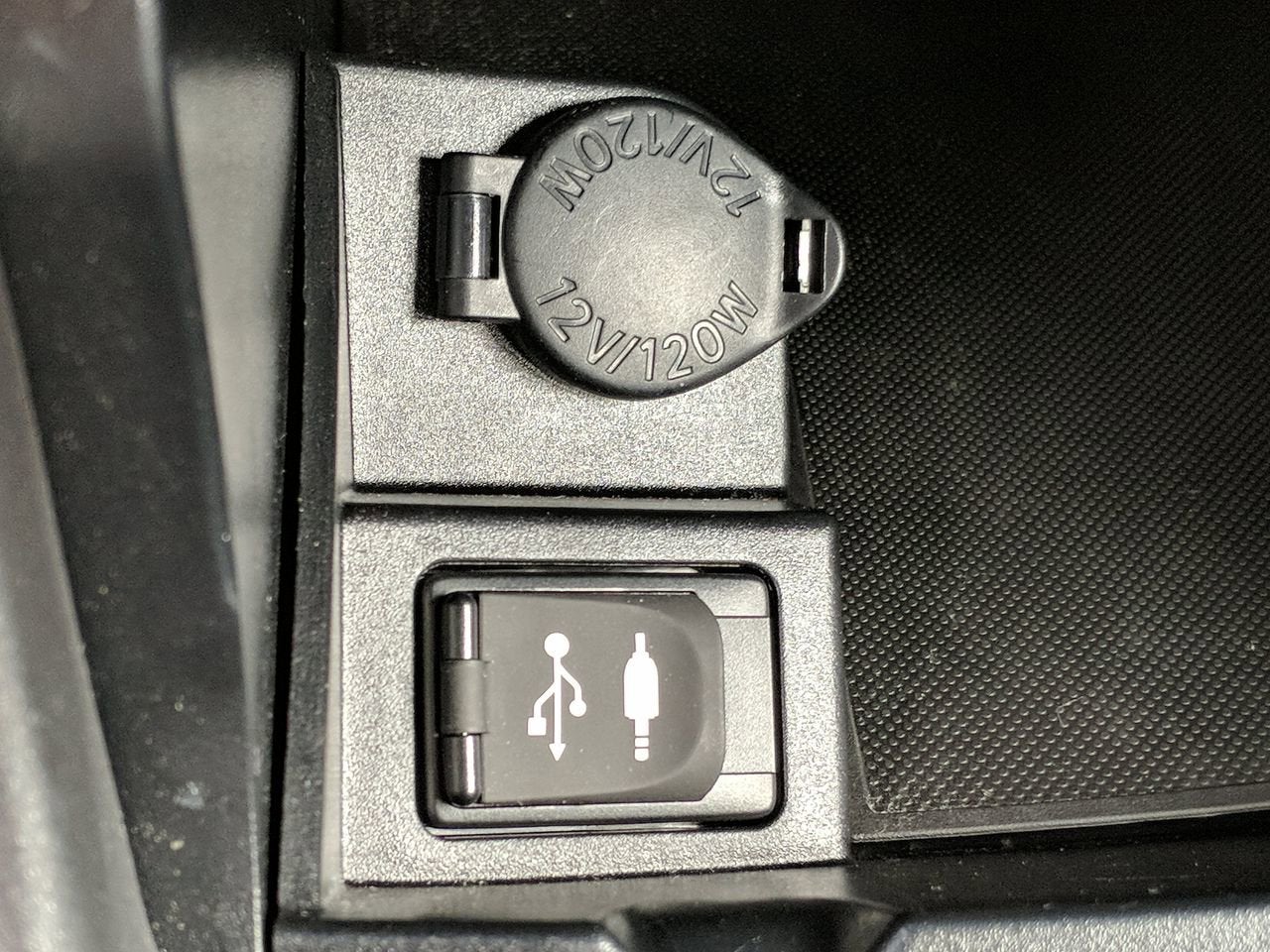 2015 Toyota Camry Hybrid LE