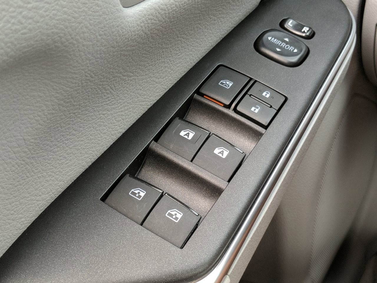 2015 Toyota Camry Hybrid LE