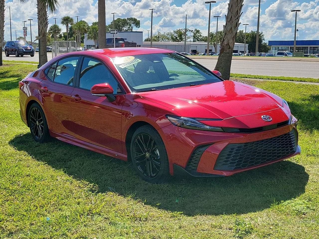 2025 Toyota Camry SE