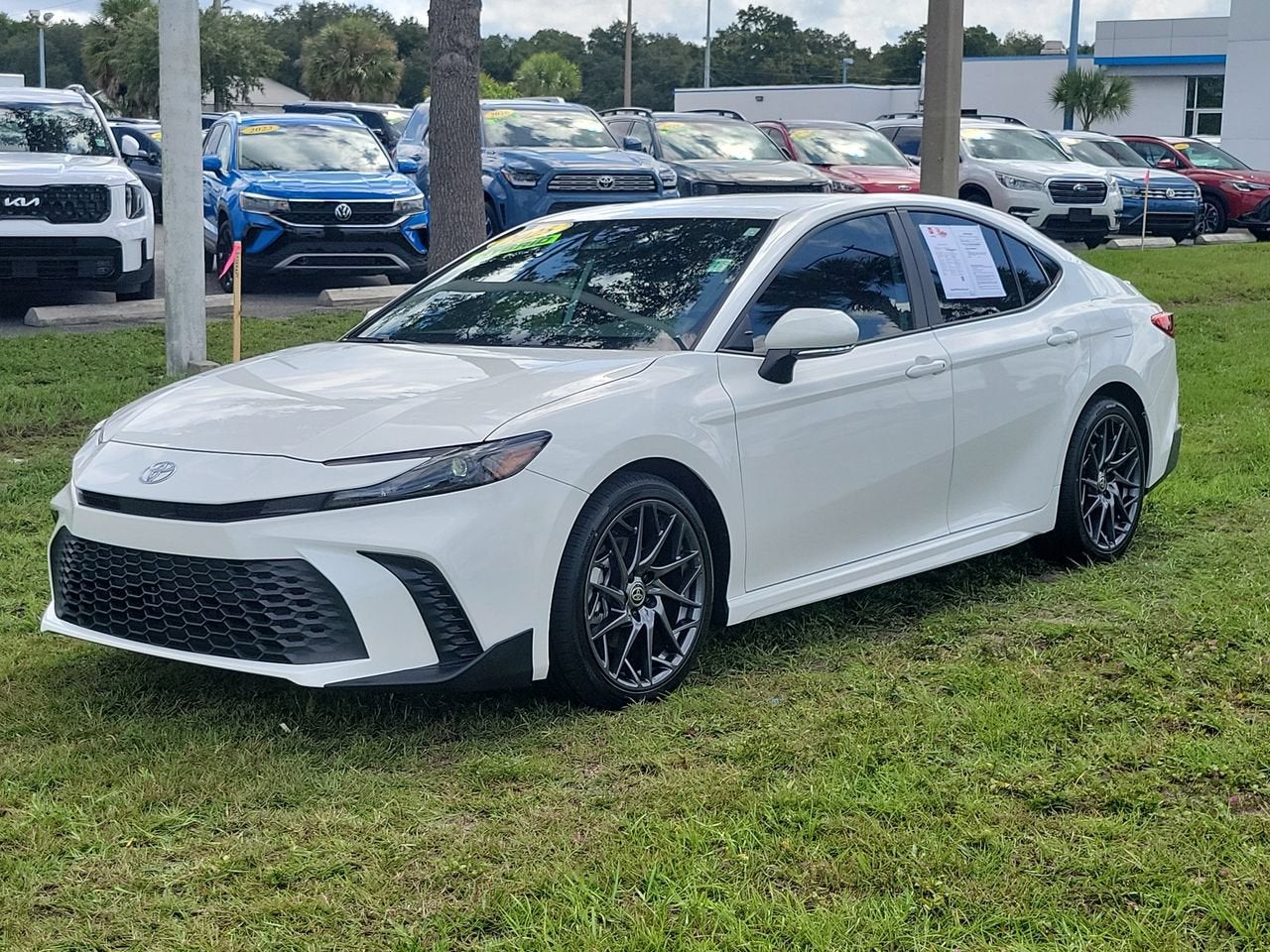 2025 Toyota Camry SE