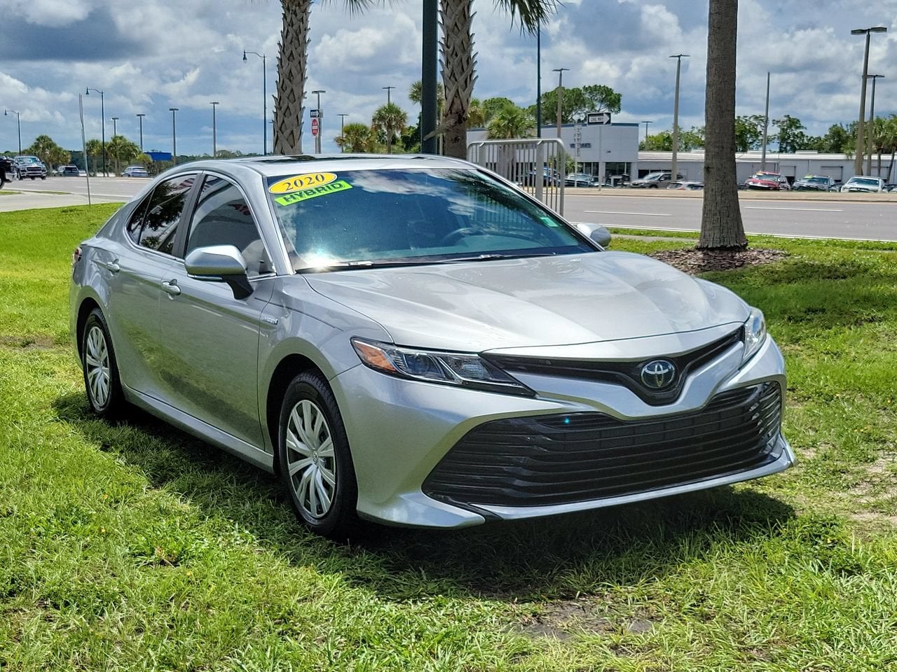 2020 Toyota Camry Hybrid LE