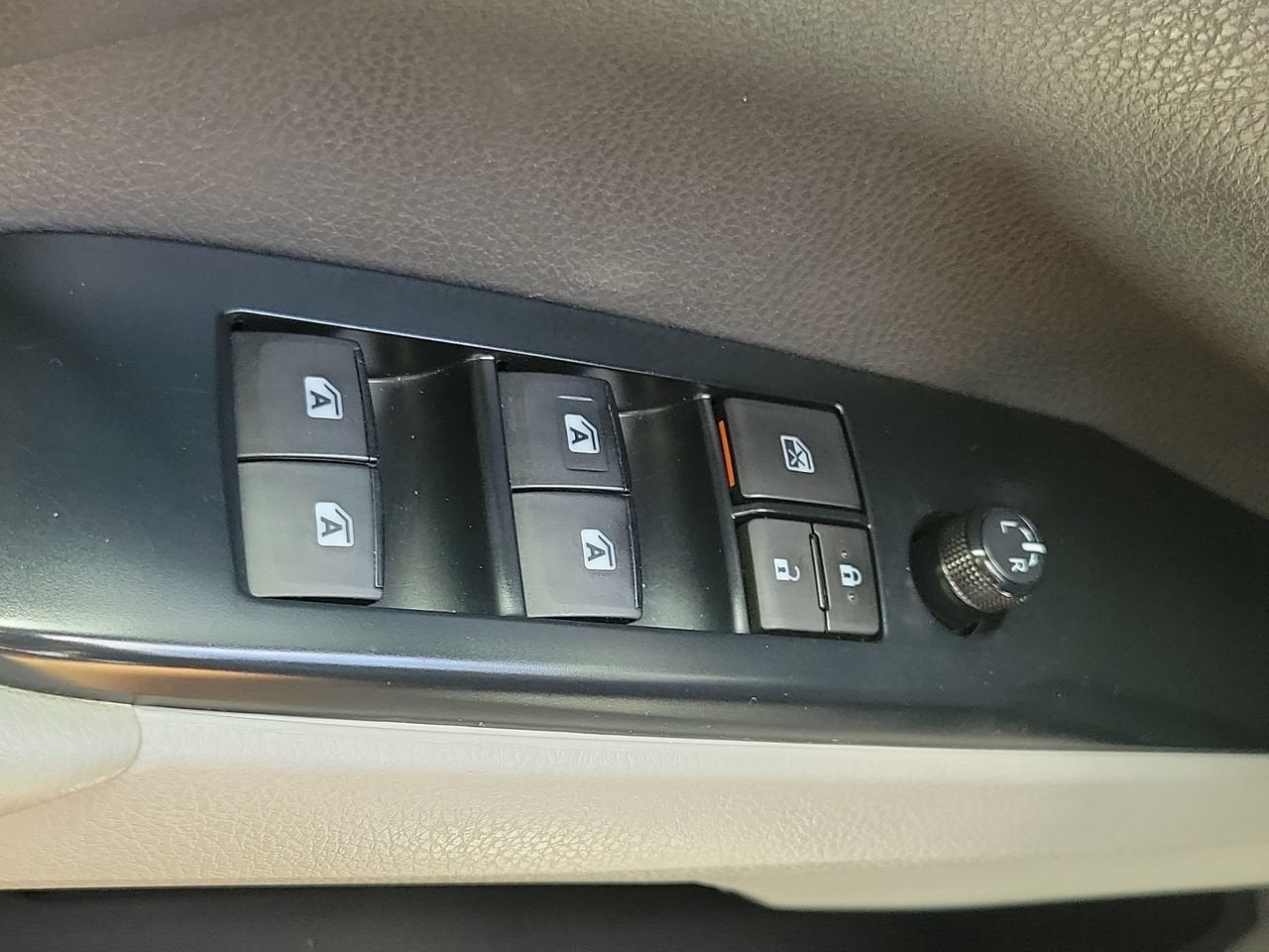 2020 Toyota Camry Hybrid LE