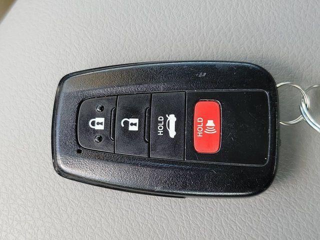 2020 Toyota Camry Hybrid LE
