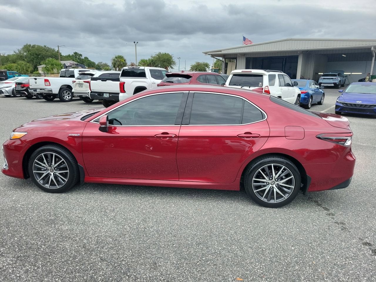 2021 Toyota Camry Hybrid XLE