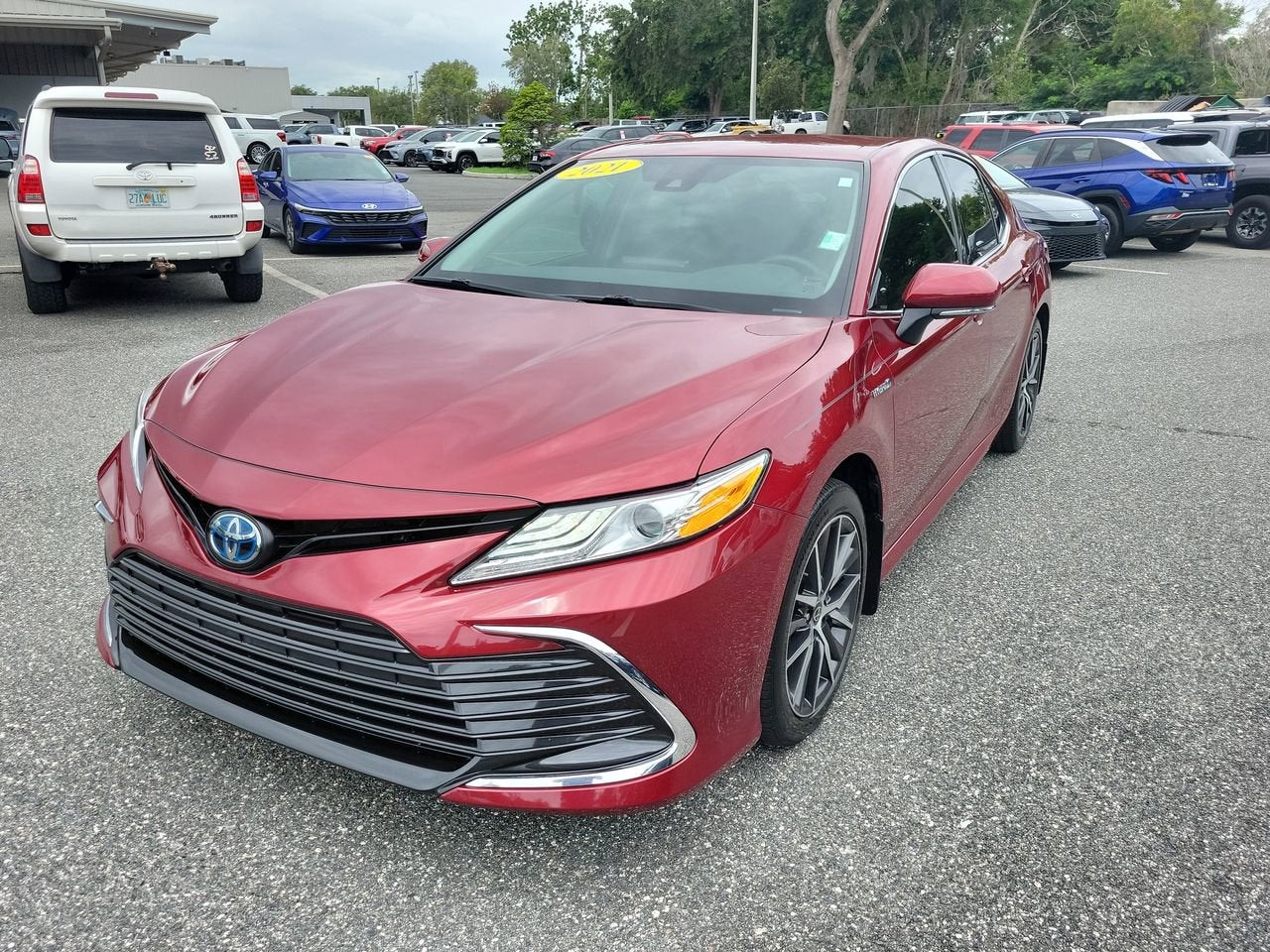 2021 Toyota Camry Hybrid XLE