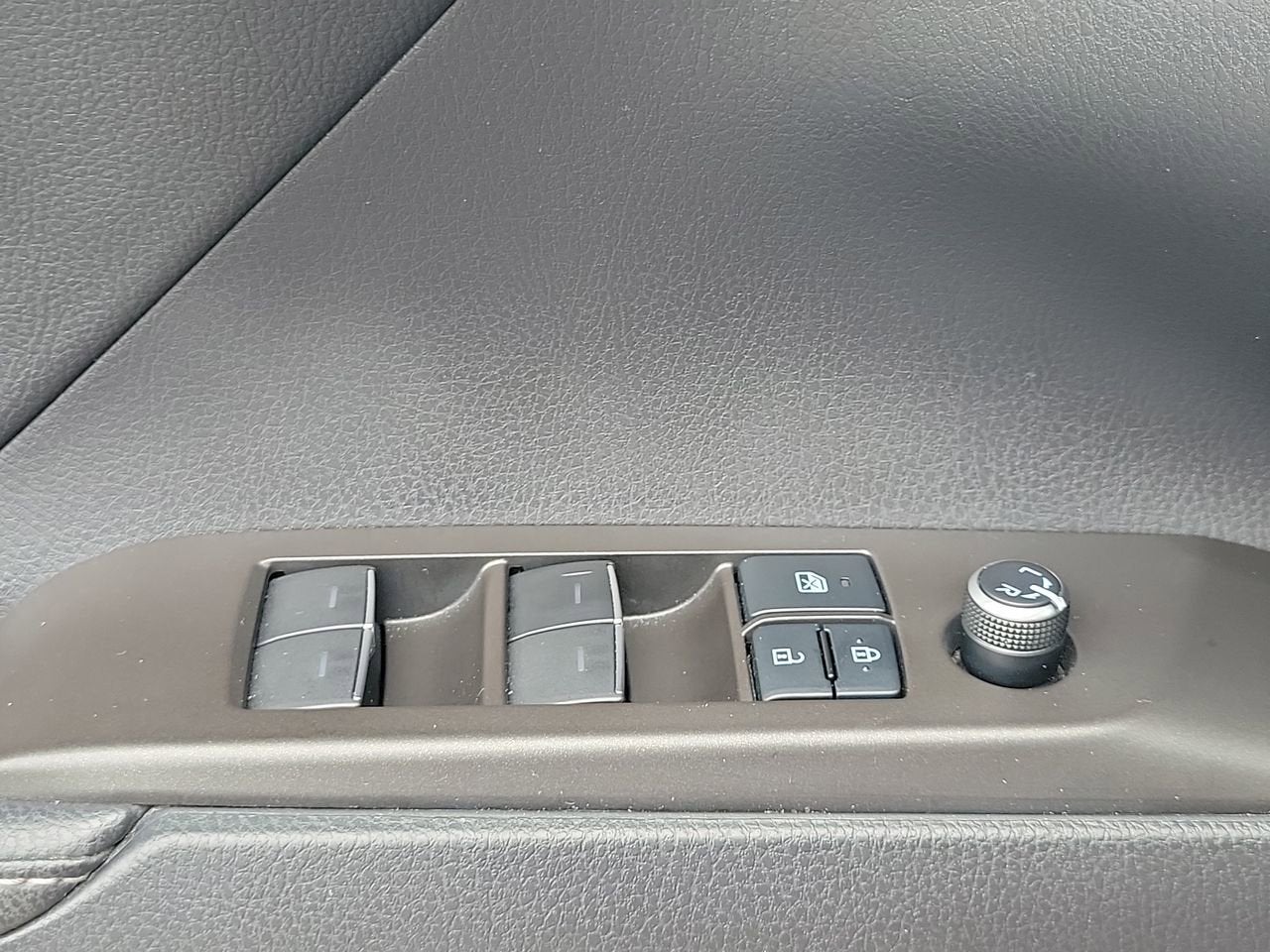 2021 Toyota Camry Hybrid XLE