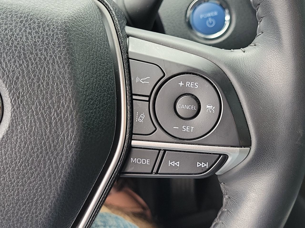 2021 Toyota Camry Hybrid XLE