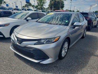 2022 Toyota Camry Hybrid XLE