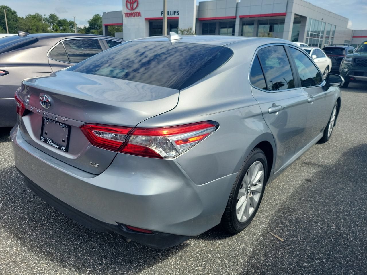 2022 Toyota Camry Hybrid XLE