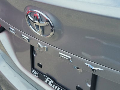 2022 Toyota Camry Hybrid XLE