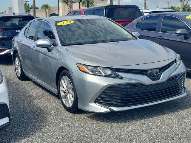 2022 Toyota Camry Hybrid XLE