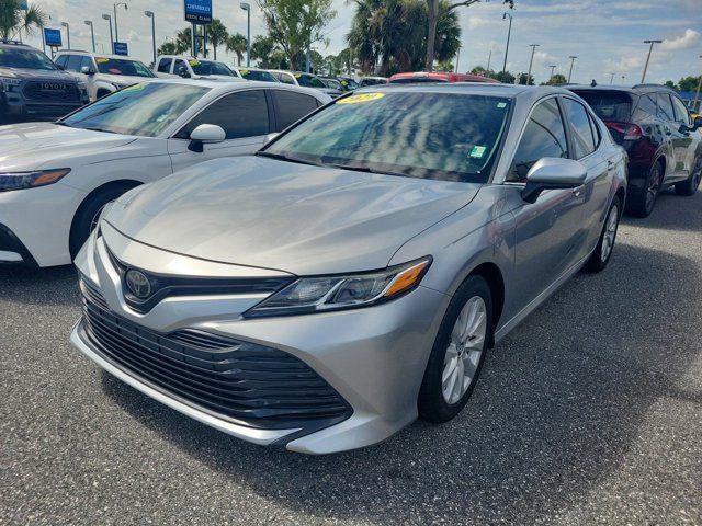 2022 Toyota Camry Hybrid XLE