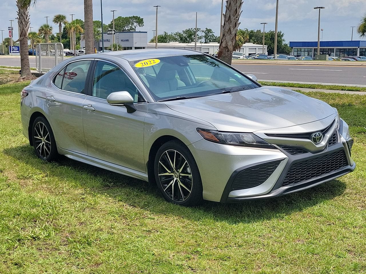 2022 Toyota Camry SE