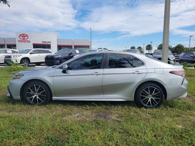 2024 Toyota Camry SE