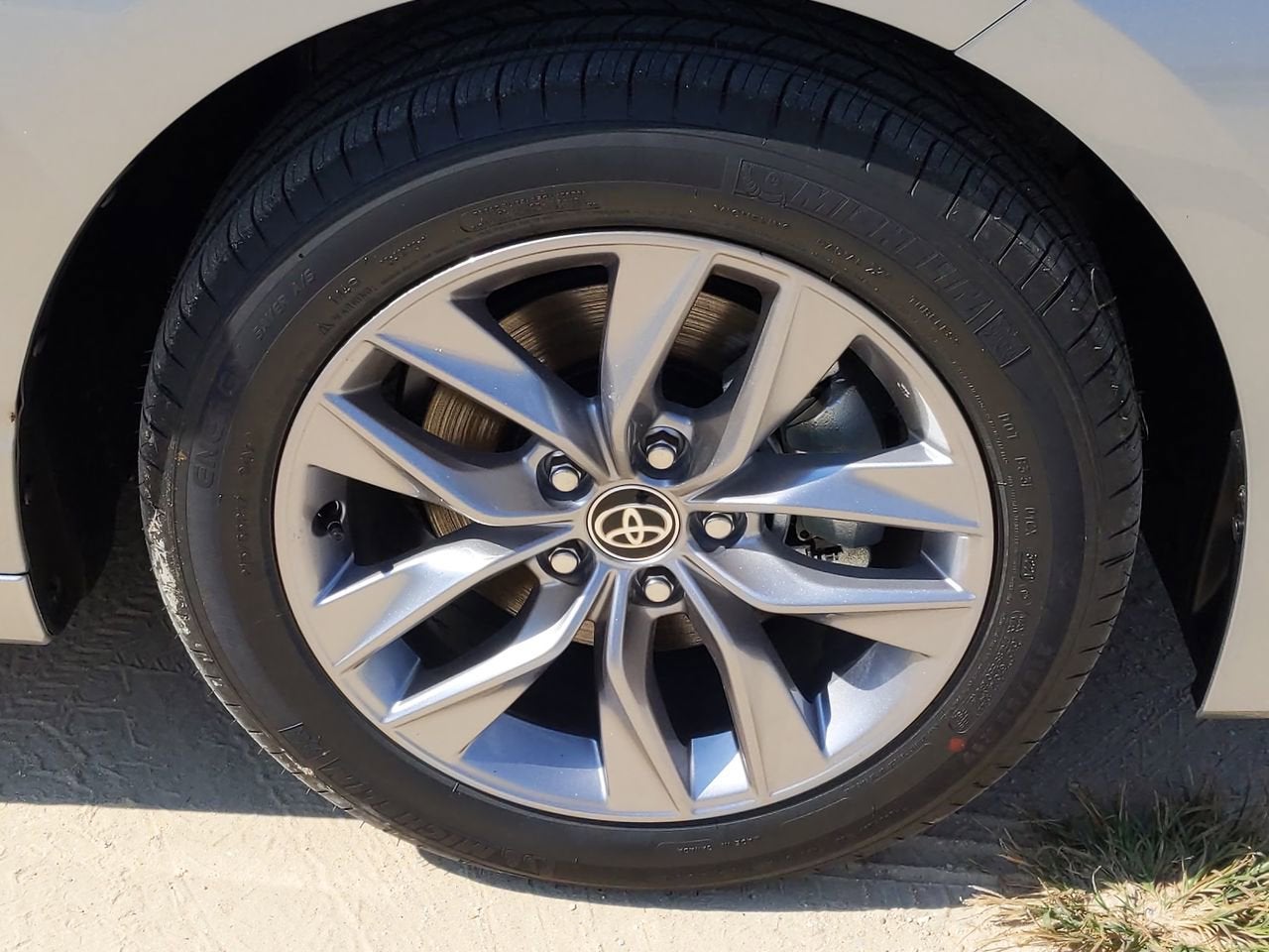 2021 Toyota Avalon Hybrid XLE Plus