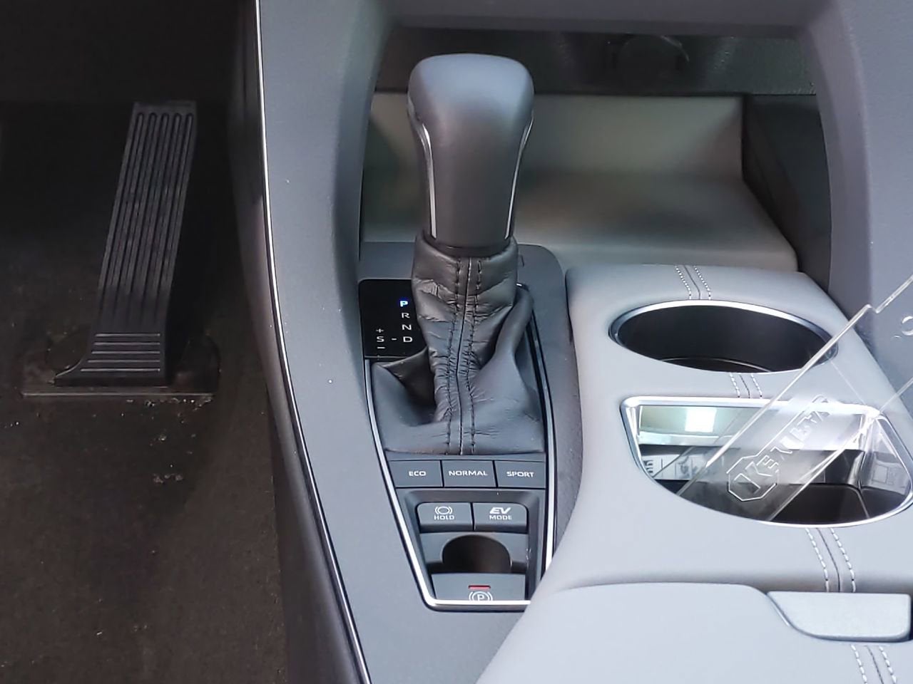 2021 Toyota Avalon Hybrid XLE Plus