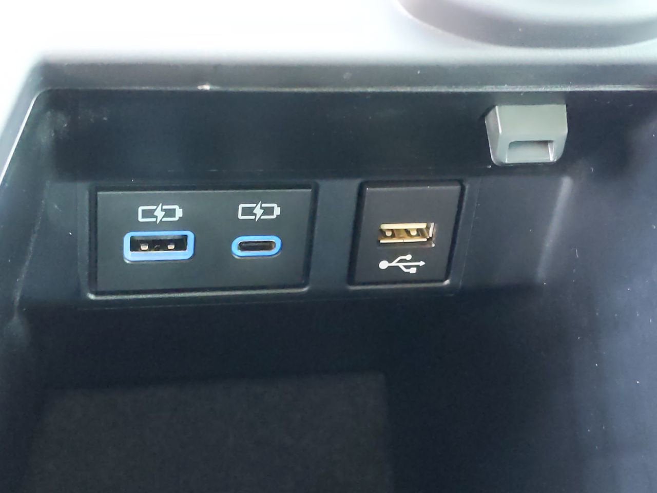 2021 Toyota Avalon Hybrid XLE Plus