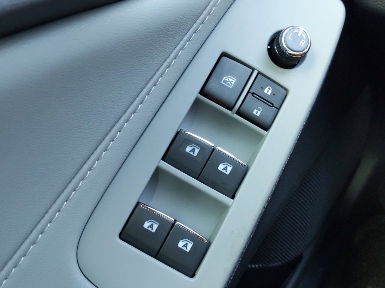 2021 Toyota Avalon Hybrid XLE Plus