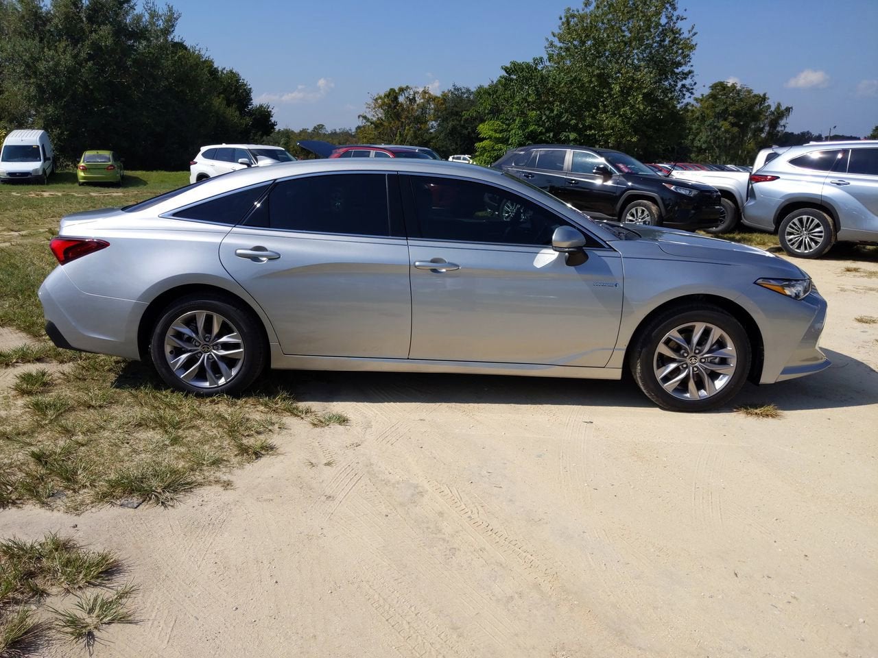 2021 Toyota Avalon Hybrid XLE Plus