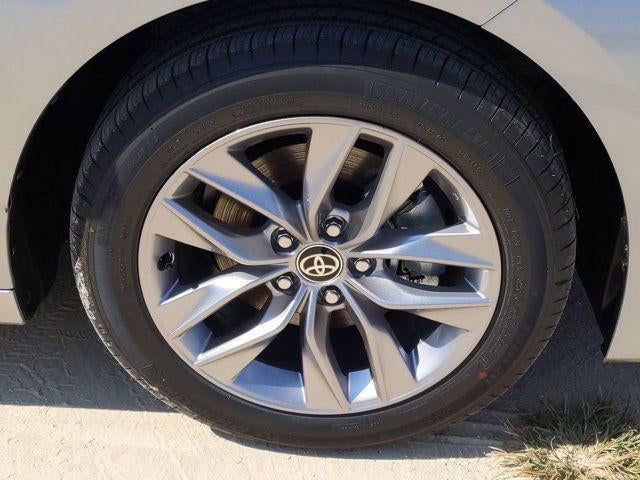 2021 Toyota Avalon Hybrid XLE Plus