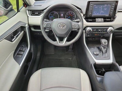 2022 Toyota RAV4 Hybrid XLE Premium