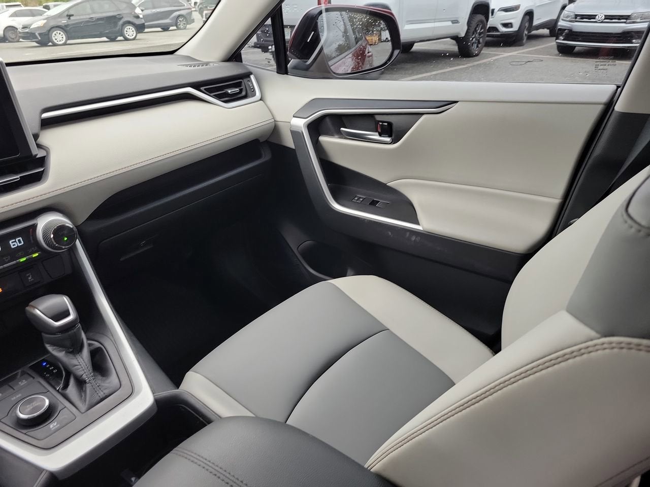 2023 Toyota RAV4 Hybrid XLE Premium